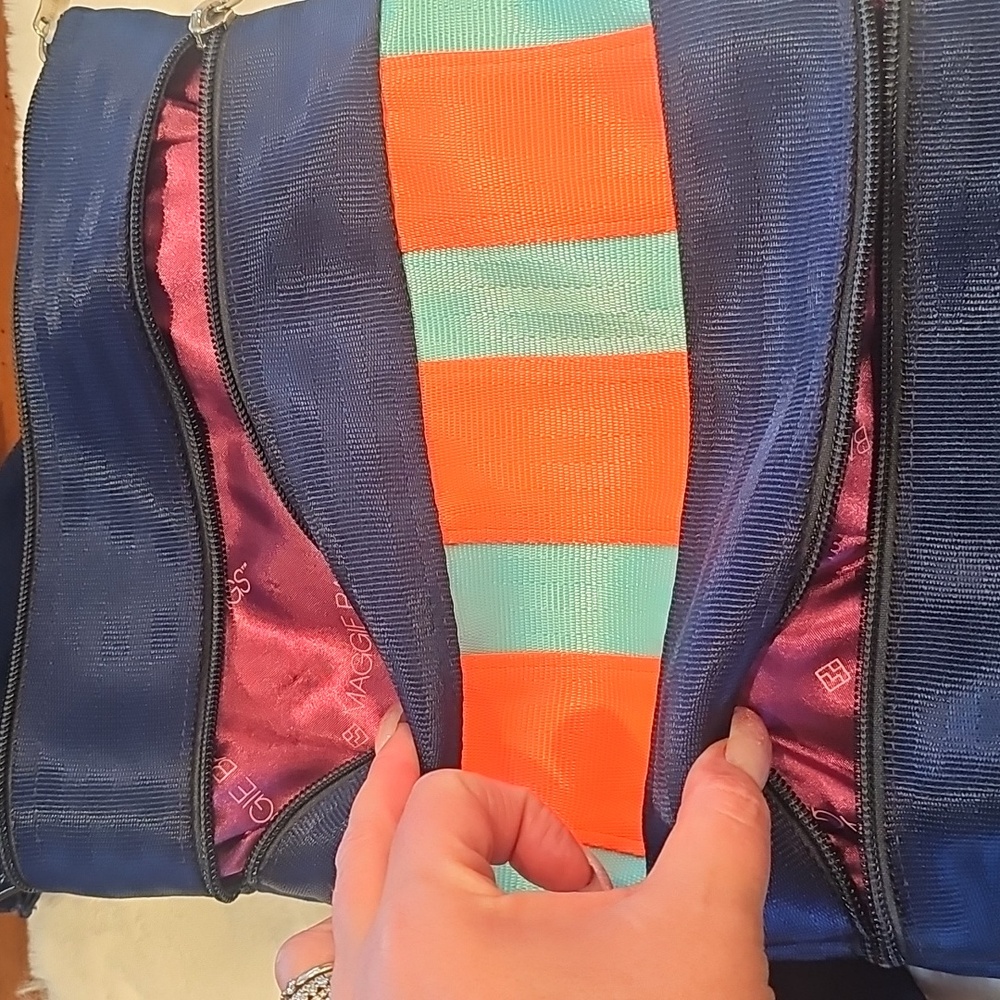 Maggie Bags Crossbody - Picture 9 of 11